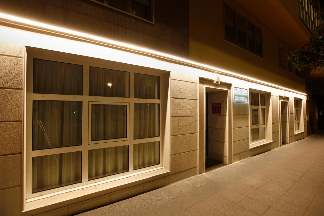 Apartamentos Reina Victoria Santander Exterior photo